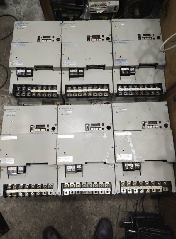 SGDH-1EAE Yaskawa servo