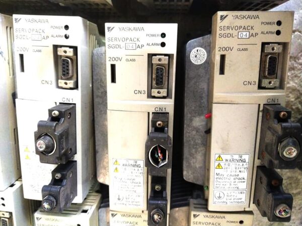 Yaskawa SGDL-04AP Servo Drive