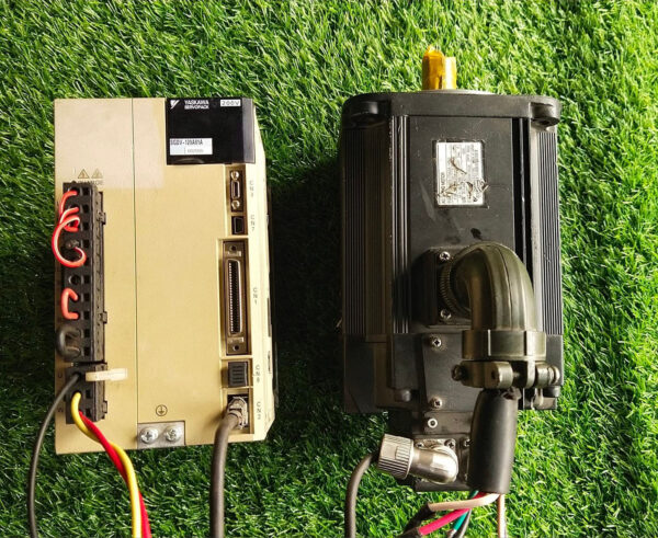 SGDV-120A01A + SGMRS-13A2A-YR11